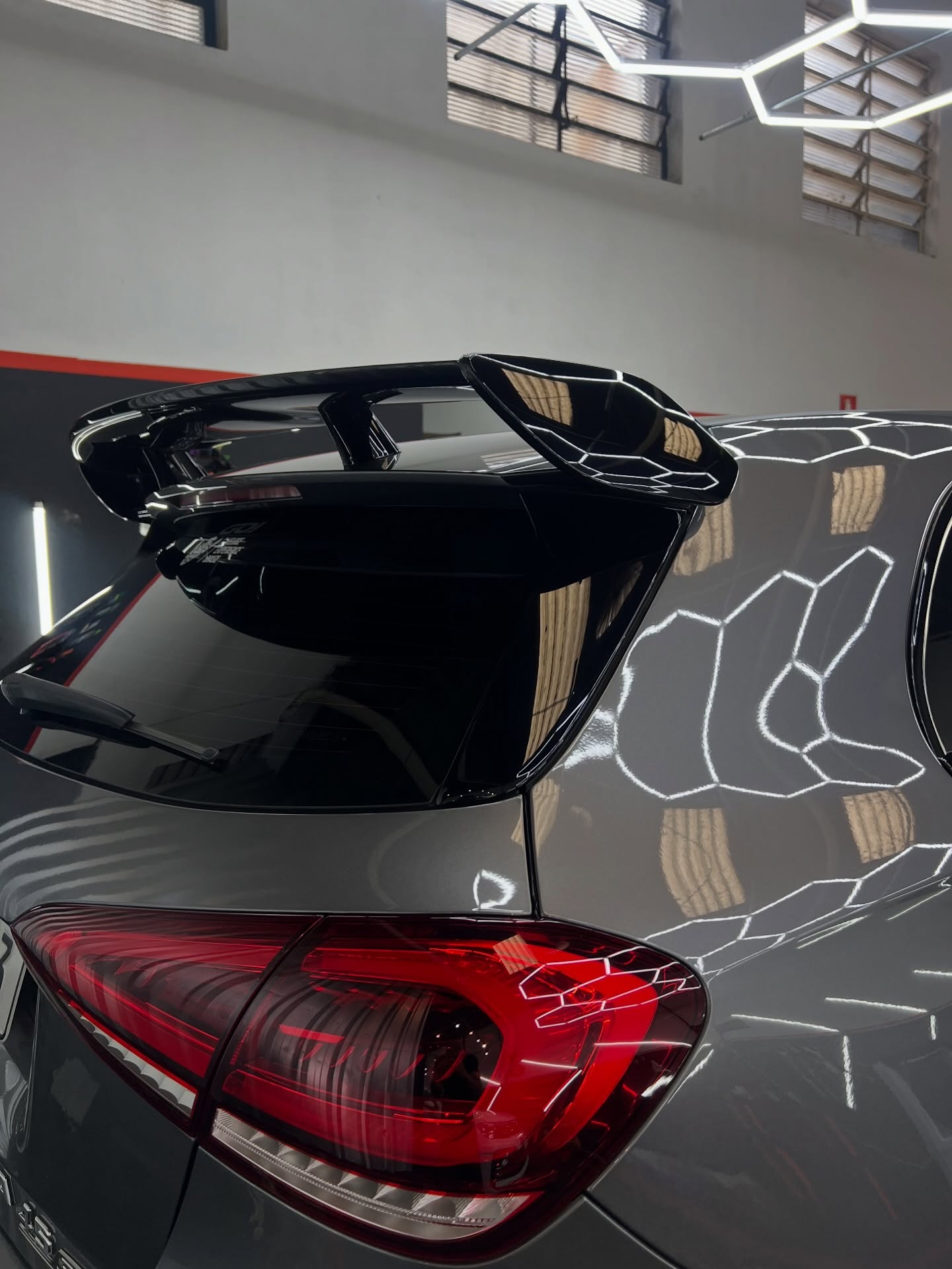 Traseira de Mercedes após correção de pintura